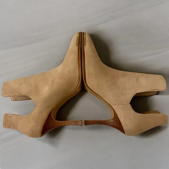 Vince Camuto Frendin Leather Tan Booties Size 9.5 - Picture 4 of 15